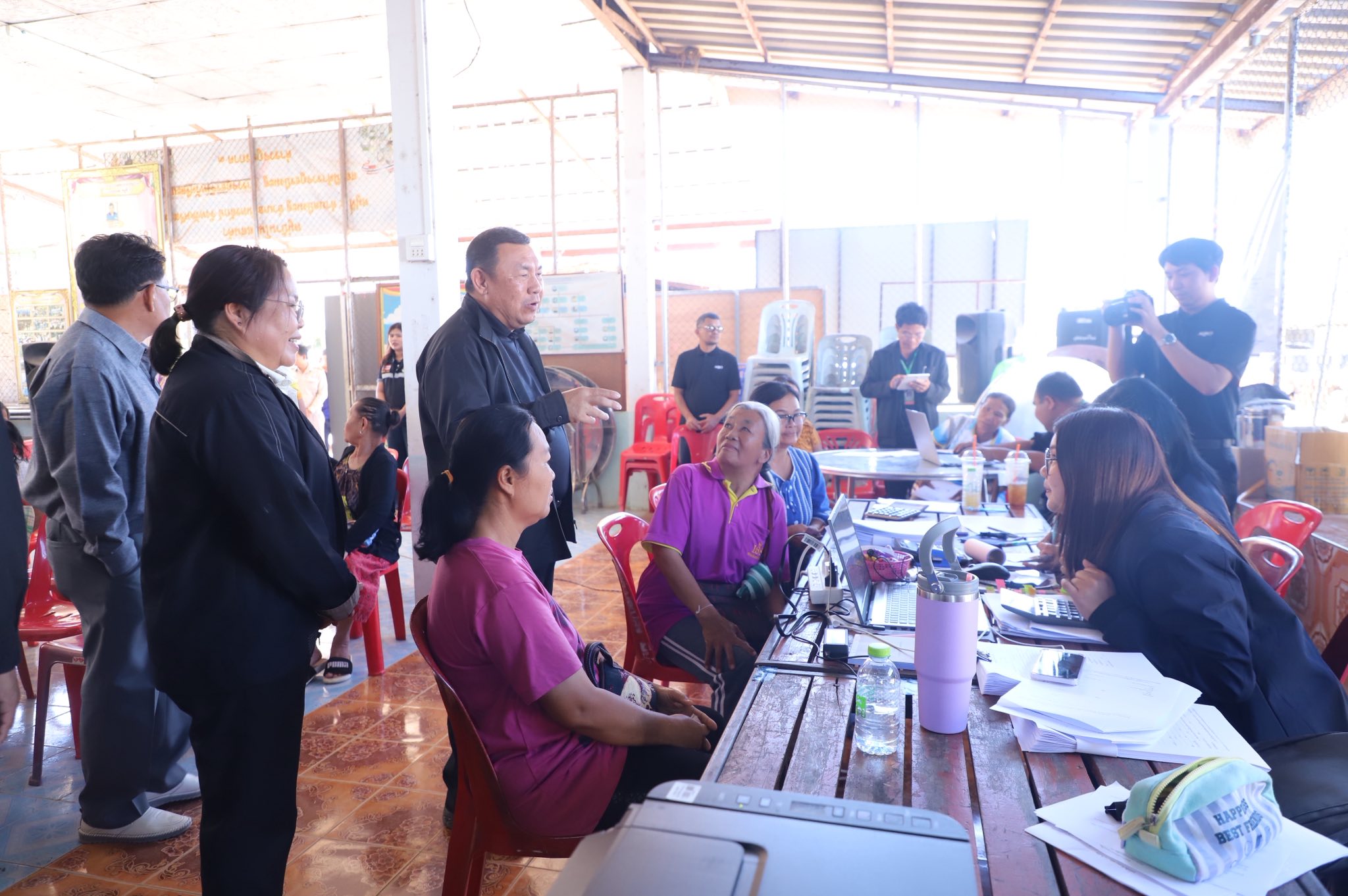 title - “ส.ป.ก. ไม่ทิ้งใครไว้ข้างหลัง” เลขาฯ สั่งลุย ศูนย์เคลื่อนที่ เร่งช่วยเกษตรกรในเขตปฏิรูปที่ดินในพื้นที่เสี่ยงภัย